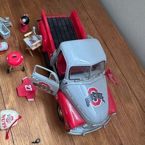 Danbury Mint 1953 Chevrolet C10 Pickup 1:64 Diecast Ohio State Buckeyes